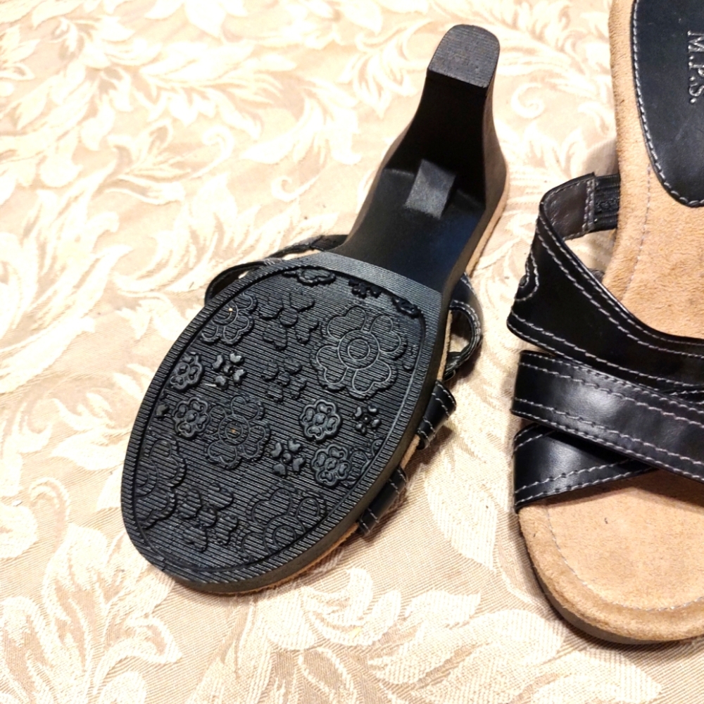 🖤(Reduced) Adorable Vtg Deadstock Black & Tan Strappy Slide Buckle Heels - 7.5M - Picture 2 of 16